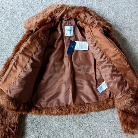 Abercrombie and Fitch faux fur jacket - Picture 3 of 4